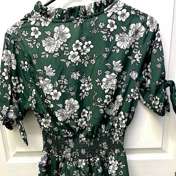 Juniors size small fall dress with arm ties, elastic waist, super soft material. - Picture 10 of 11